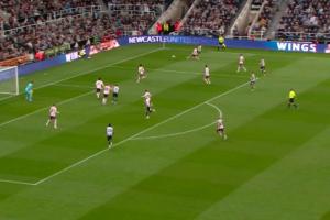 开云网站-过于逆天！托纳利角球区神仙球预期进球只有0.01，全场飞奔的奖励