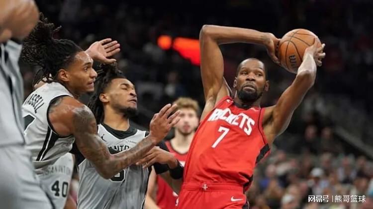 开云下载-火箭胜马刺！豪取3连胜！谢泼德末节救主轰21分，文班仅14分