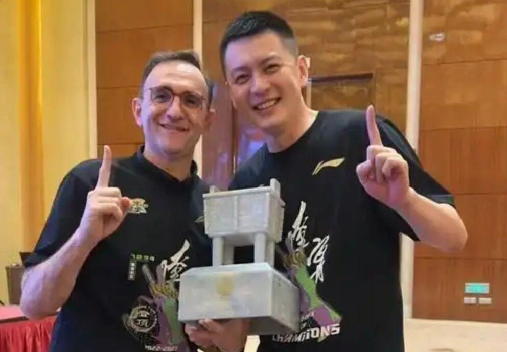 开云下载-辽宁男篮官宣换帅，北京男篮周琦阶段报销，徐杰蝉联全明星票王