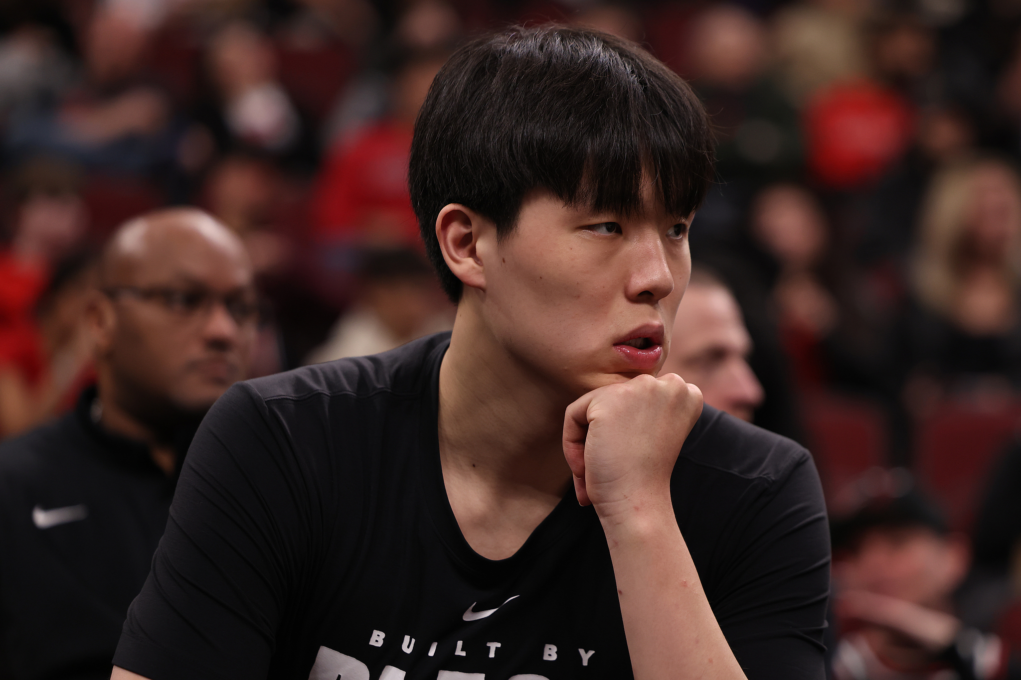 开云下载-开拓者官方：杨瀚森出战成疑 利拉德夏普继续缺阵