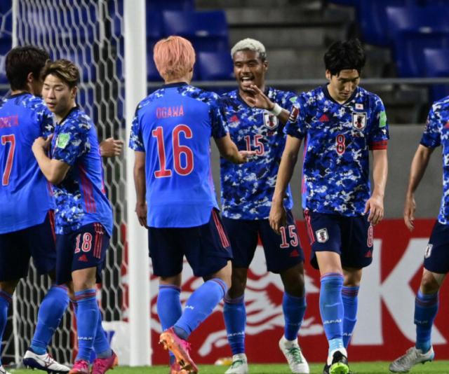 【世预赛】混血前锋助日本全胜收官 国足再收好消息